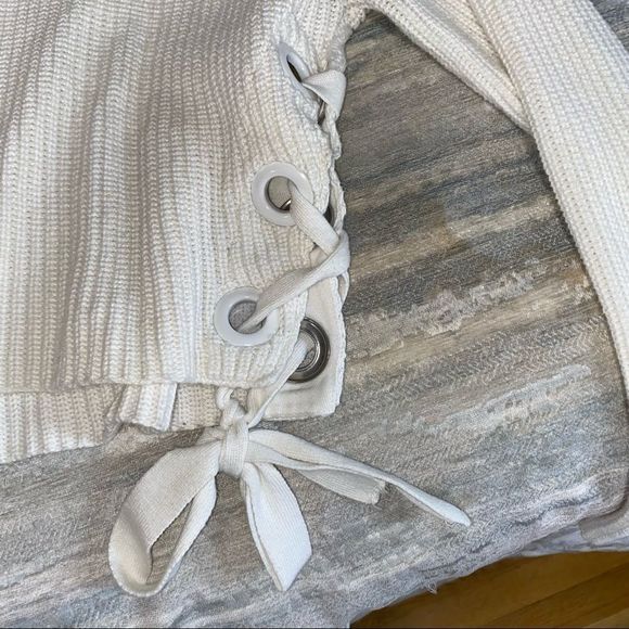 TOP SHOP White crewneck sweater​ - Picture 2 of 3